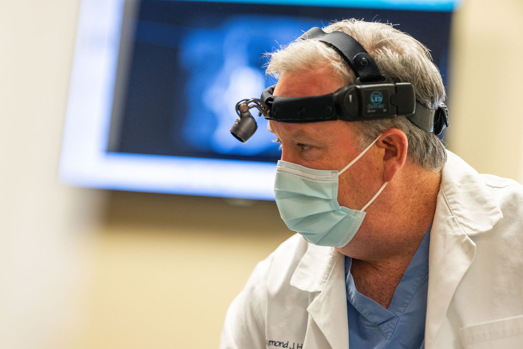 Dr. Haigney explaining teeth in a day procedure | Lake Norman Oral & Facial Surgery, Huntersville, NC